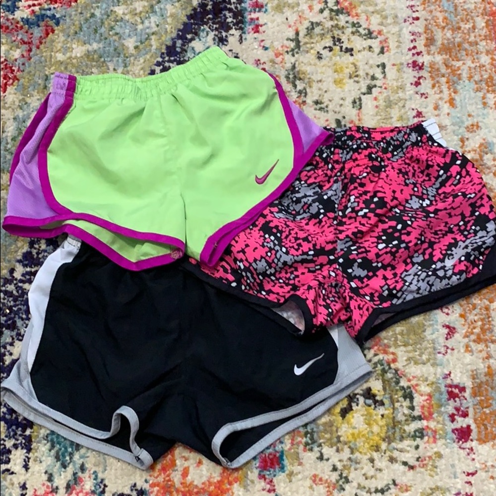 Kids Nike shorts Lot-size 6